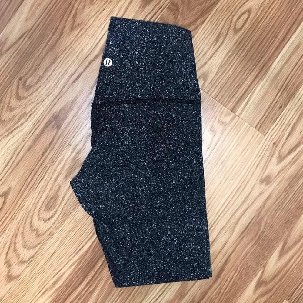 Lululemon Align 7/8 leggings size 4 (pattern no longer available)